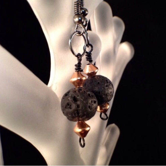 NWT Essential oil earrings black lava and copper beads - Picture 4 of 4